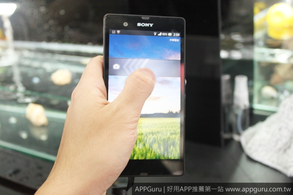 Sony 超級手機 Xperia Z 正式開賣發表會實況!  (內附四大電信資費及規格表)