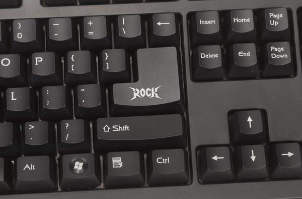 最高質感薄膜鍵盤為訴求，i-rocks以古鑒今，推出K10遊戲鍵盤