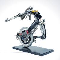 SRAM邀多位藝術家創作，自行車零件變身驚人藝術品