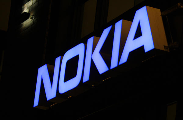 下一代 Nokia / 微軟手機之一「超人」消息、第一支微軟製作的 Nokia 廣告...