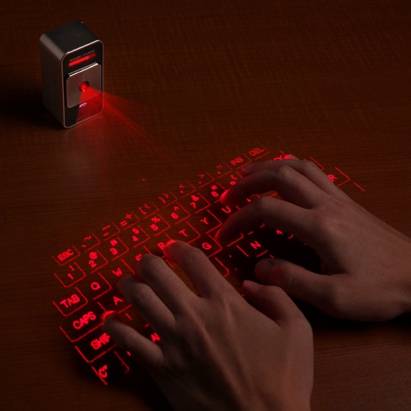超有科幻感的雷射投影虛擬鍵盤