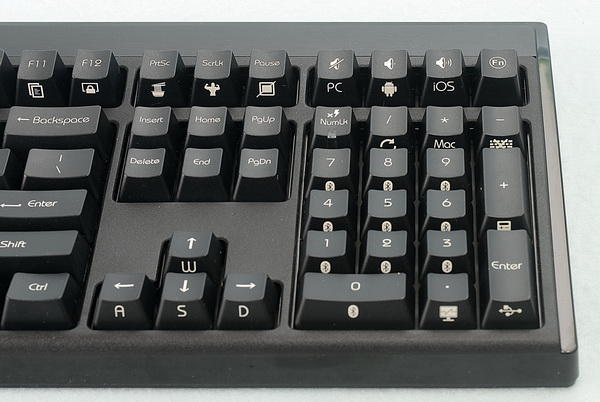 藍牙1對10，有線、無線共用的KBtalKing Pro機械式鍵盤完全說明，讓你對他有進一步的認識