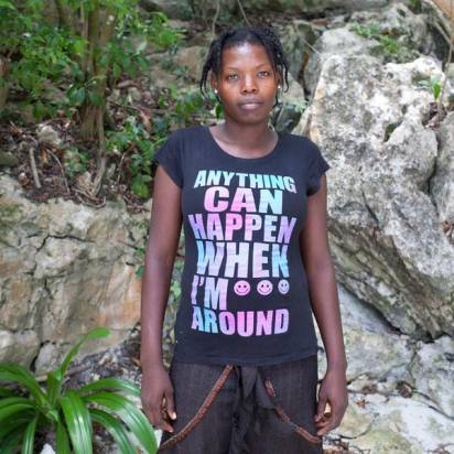 當美國回收的廉價 T 恤被海地人穿上……
