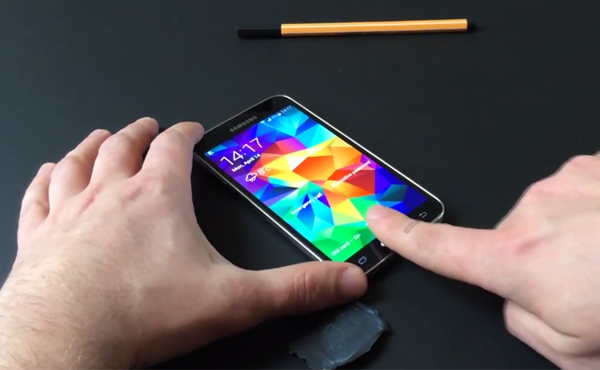Galaxy S5 指紋掃瞄已被突破, 方法和 iPhone 5s 一樣 [影片]