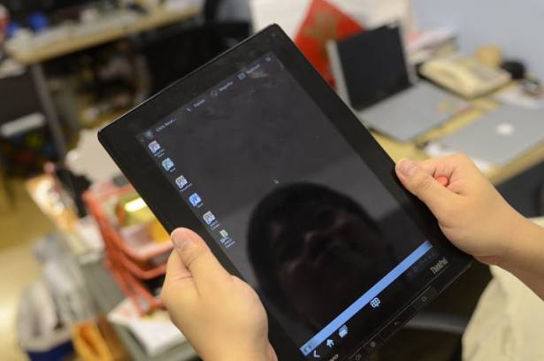 100年資訊月：Lenovo ThinkPad Tablet 平板