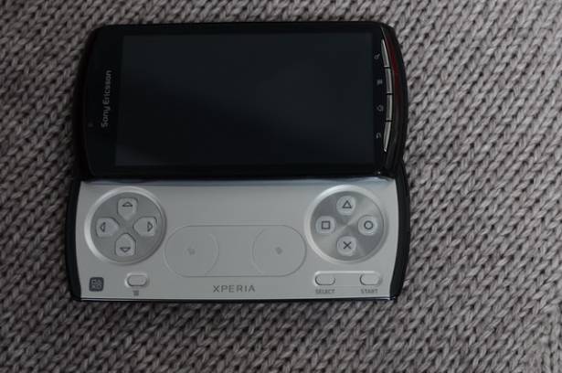 100年資訊月：Sony Ericsson Xperia Play 智慧型手機