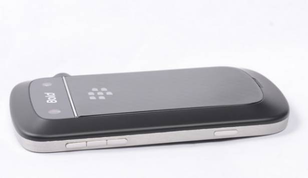 100年資訊月：BlackBerry Bold 9900 智慧型手機
