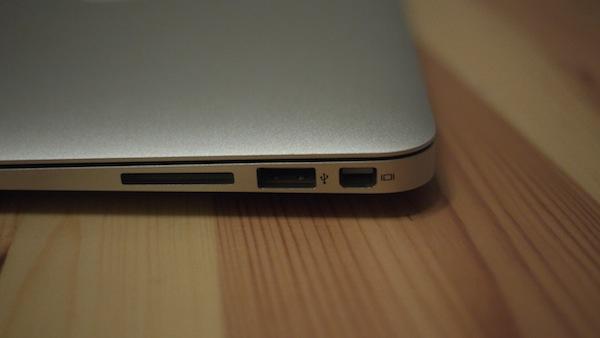 100年資訊月：Apple MacBook Air 2011版