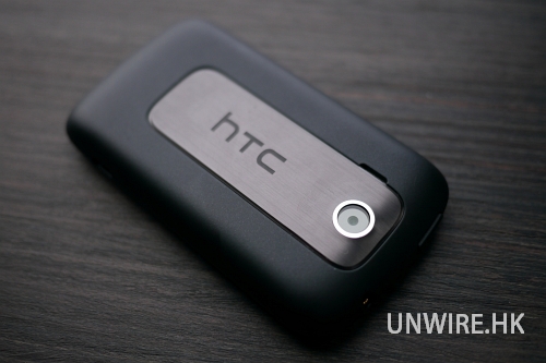 可換殼小巧 Android 手機 - HTC Explorer 動手玩