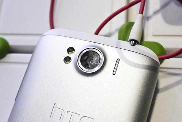 4.7 吋 HTC Sensation XL，將於三大電信商分別上市