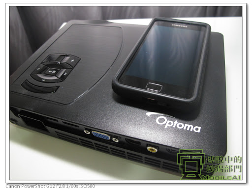 『實測』500 流明的 LED 微型投影機 Optoma ML500