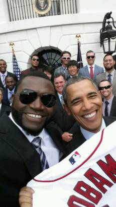 總統也變Samsung代言人: 奧巴馬自拍照竟是贊助廣告