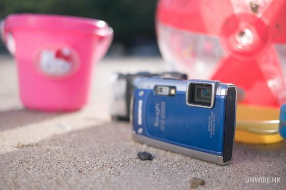 【香港】去海邊也能玩玩拍拍！防水數位相機拍攝小撇步 (附影片教學)