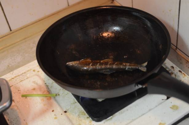 【噴飯廚房03】不要嘗試用燒焦的炒鍋來炒菜，否則下場……