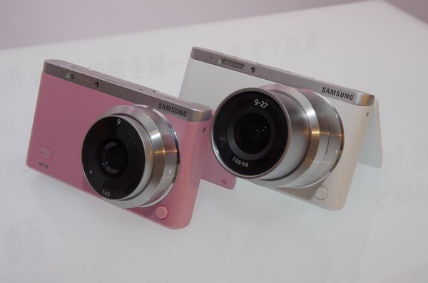 輕巧、輕鬆自拍的 1 吋可換鏡頭新機，三星 NX mini 在台發表