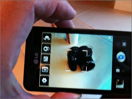 全球首支真裸視3D雙核機---LG OPTIMUS 3D體驗會心得