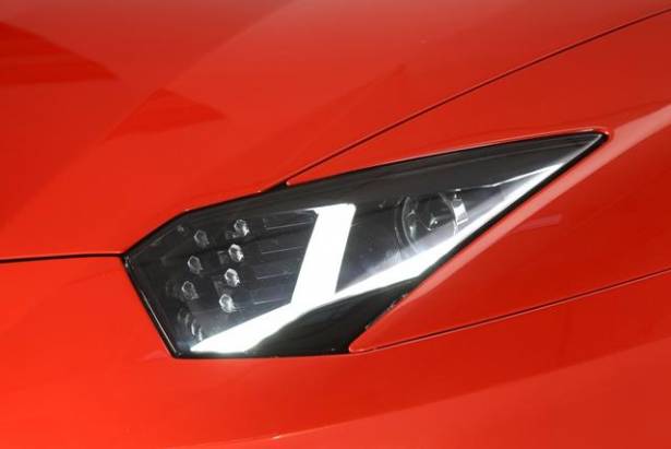 牛王 Lamborghini Aventador LP700-4的誕生過程