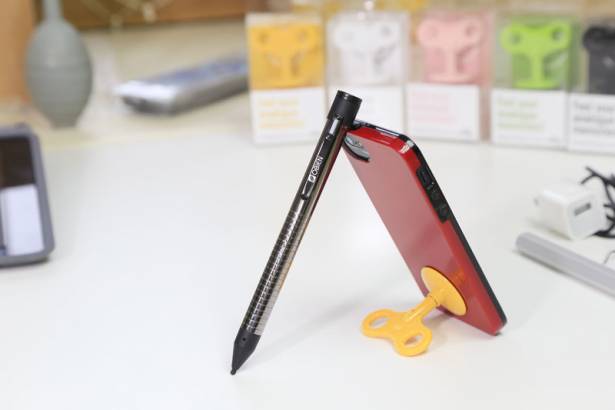 台灣新研發出的觸控筆，筆尖只有2.4mm粗。