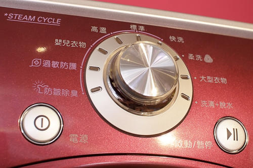 LG發表會吐氣的滾筒洗衣機與鑲鑽的電冰箱