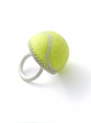 以網球為發想的戒指