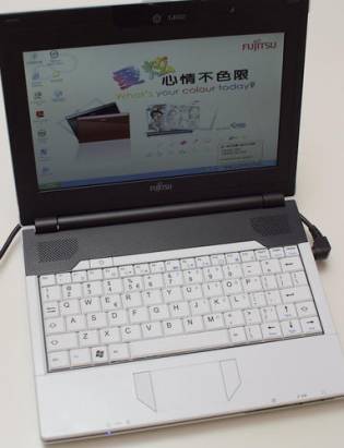 Fujitsu M1010輕省筆電動手玩