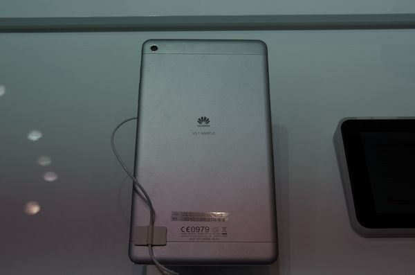 MWC 2014 ：華為 MediaPad X1 、 M1 平板與 Ascend G6 手機動手玩