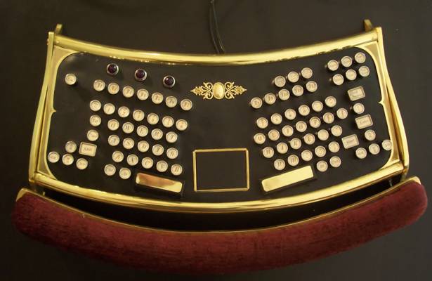 華麗的復古式Model M人體工學鍵盤
