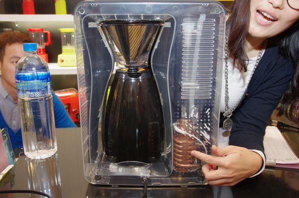 媲美手沖口感的自動法式咖啡壺， e-bodum 咖啡機在台推出