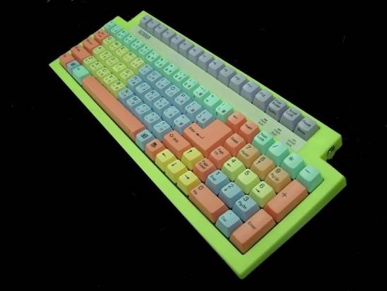 充滿童話氣息的七色彩虹鍵盤