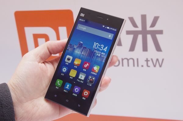 小米手機 3 WCDMA 台灣版正式發表，二月底官網首賣、三月電信通路開賣