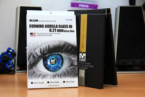「開箱」MR.COM 0.21mm康寧玻璃保護貼，提供原廠玻璃的觸感