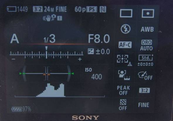 主打達 79 點相位對焦點， Sony A77II 半透明反光板單眼相機動手玩