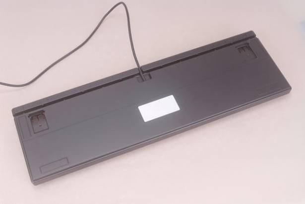 KBtalKing One 發光版特殊軸機械式鍵盤啟動，並可加購KBtalKing Y Special讓你在桌面上可以對手機輸入文字