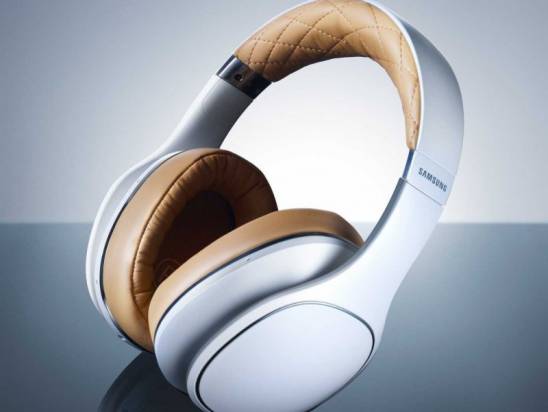 Apple 有 Beats 耳機? Samsung 自製”Level”高階耳機迎戰 [圖庫+影片]
