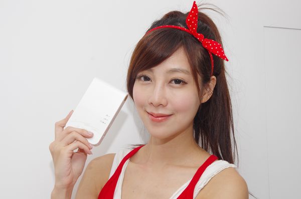 LG Pocket Photo 口袋印表機推出代言人李敏鎬限定不限量簽名版