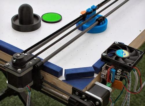神人用 3D 印表機零件打造單人用 Air-Hockey 桌台