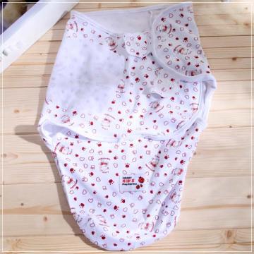 魔法Baby ~日本大暢銷三角造型包巾(白色印紅圖案)~嬰兒用品~時尚設計童裝~k22735