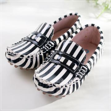 魔法Baby ~KUKI 酷奇俏皮斑馬條紋質感系童鞋(黑白條紋)~男女童鞋~時尚設計童鞋~sh0514