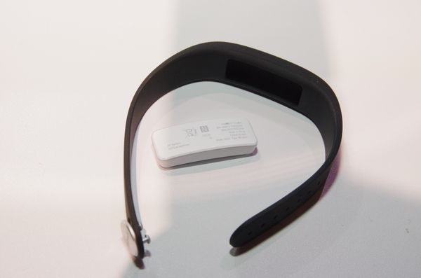 CES 2014 ： Sony Mobile 將智慧穿戴視為發展重點，於 CES 發表 SmartBand 終端與 LifeLog app