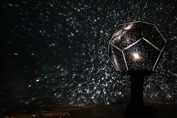 【動手玩科學】讓你在房間也能擁抱美麗的星空『大人的科學 Vol.5：新型針孔星象儀』
