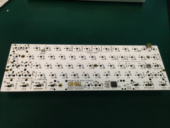 DIY: GH60 鍵位自行設計 可程式化的自制鍵盤
