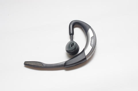 首創結合感測器的藍牙通話耳機， Jabra Motion 動手玩