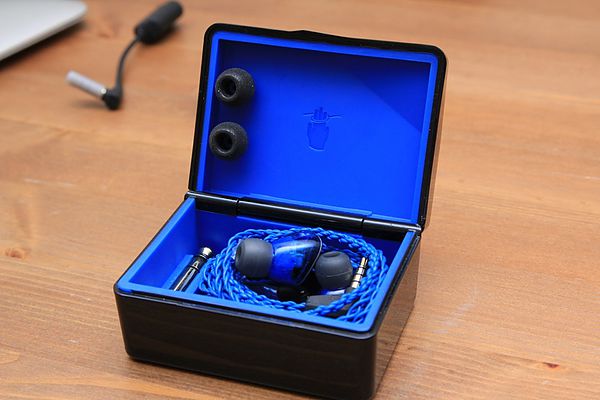 【評測】Logitech UE 900——結合音質和外形設計，令人耳目一新的UE旗艦耳機