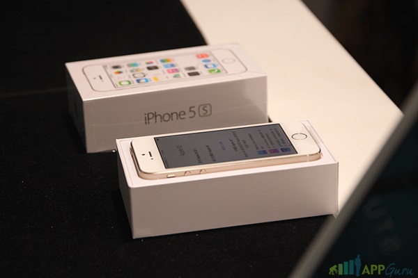 iPhone 5S/5C今開賣，必看三大要點懶人包!(含規格、資費、開賣現場報導)