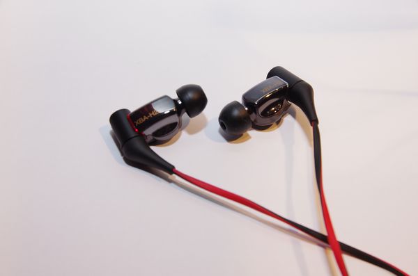 融合動圈單體與平衡電樞單體的混搭技術， Sony XBA-H 耳道式耳機在台發表