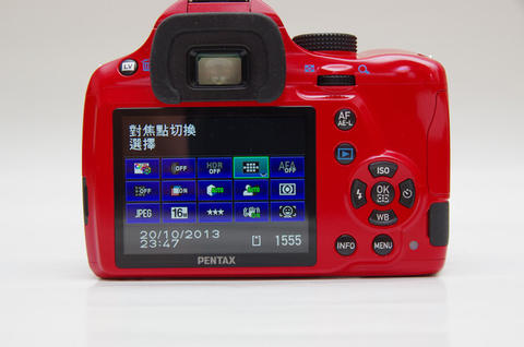 媲美上位機身電子機能的二代運動單眼， Pentax K-50 動手玩