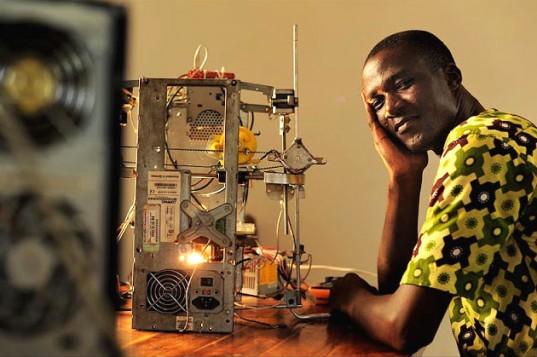 非洲發明家垃圾自製廉價 3D 印表機
