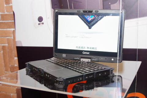 針對特殊市場需求與應用，神基推出可客製機能的 F110 與 V110 強固型電腦