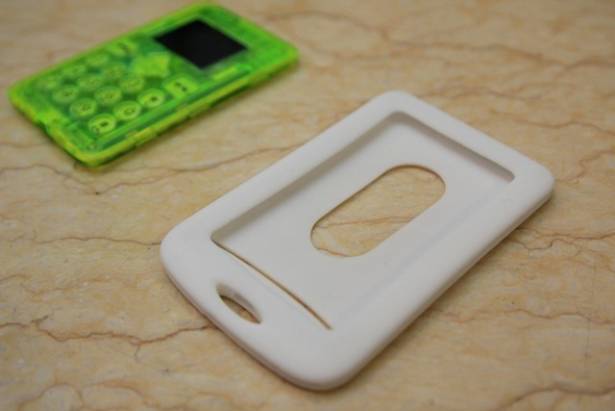 【評測】Card Phone CM1-AQUA —— 真正達到實用的防水名片機