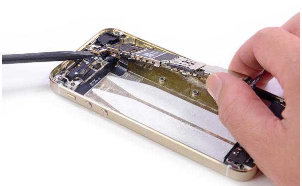 iPhone 5s首次拆解: 揭開新iPhone裡面的樣子